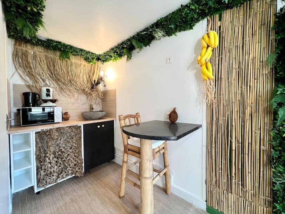 Nuit Dans La Jungle - Love Room Souppes-sur-Loing Buitenkant foto