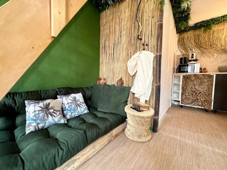 Nuit Dans La Jungle - Love Room Souppes-sur-Loing Buitenkant foto