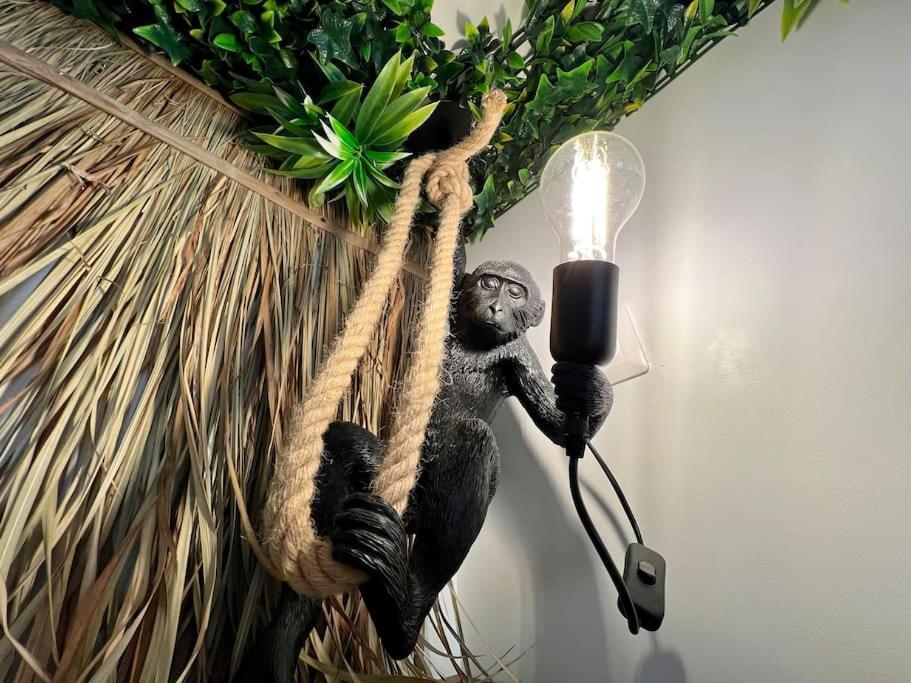 Nuit Dans La Jungle - Love Room Souppes-sur-Loing Buitenkant foto